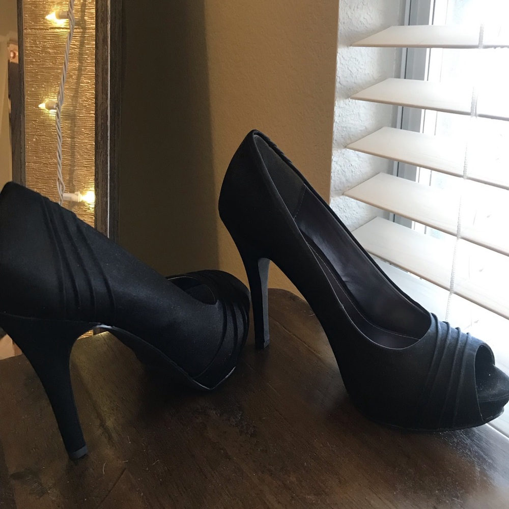 BRAND NEW!! Black Heels